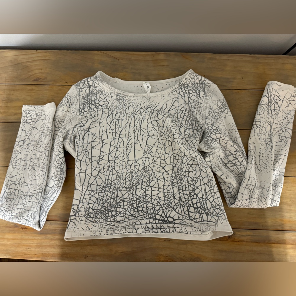 Lulu lemon cropped long sleeve workout top, size 4